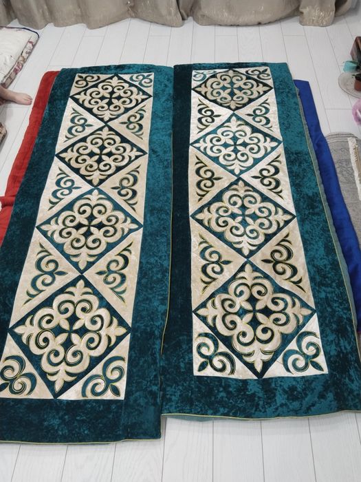 Продам корпешки 2шт.    .