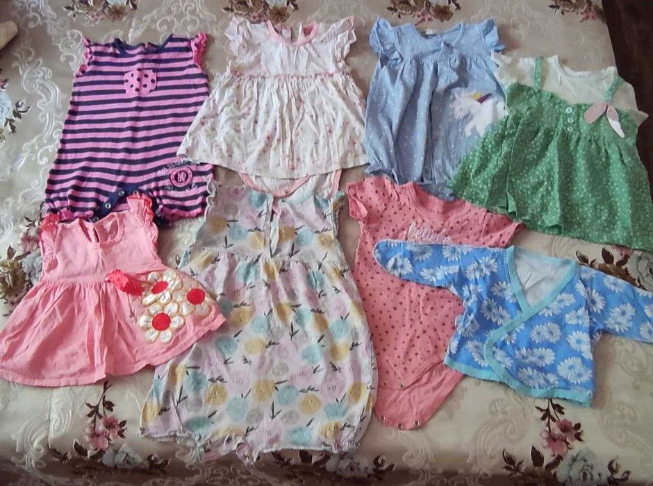 Платья, бодики, Штанишки, комбенизоны, шапочки,носочки,пинетки на 2-3г