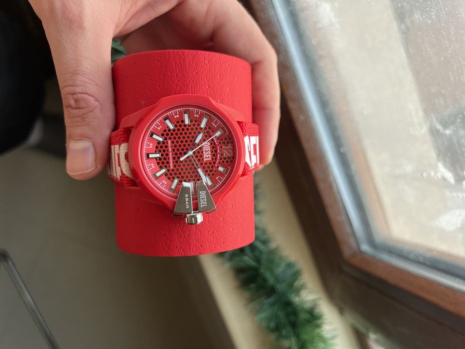 DIESEL мъжки часовник червен