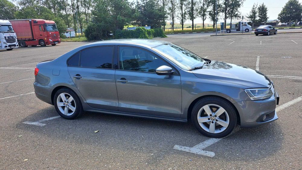 VOLKSWAGEN Jetta 2011 — imagine 5