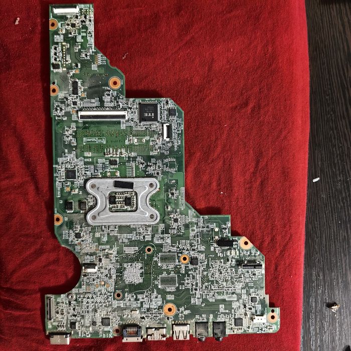 Продам запчасти на compaq cq58