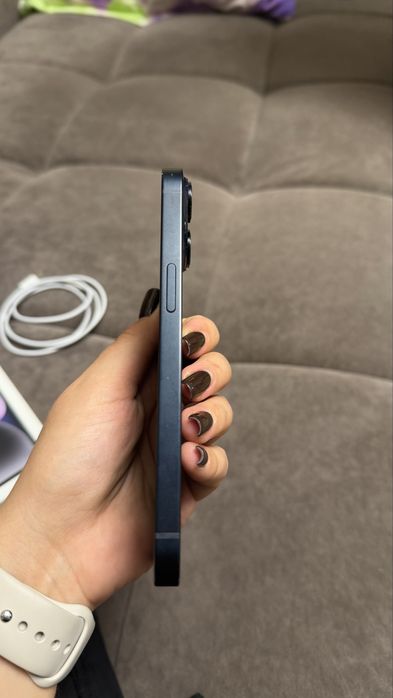 Продам iPhone 14 256 GB (темно-синий) Midnight