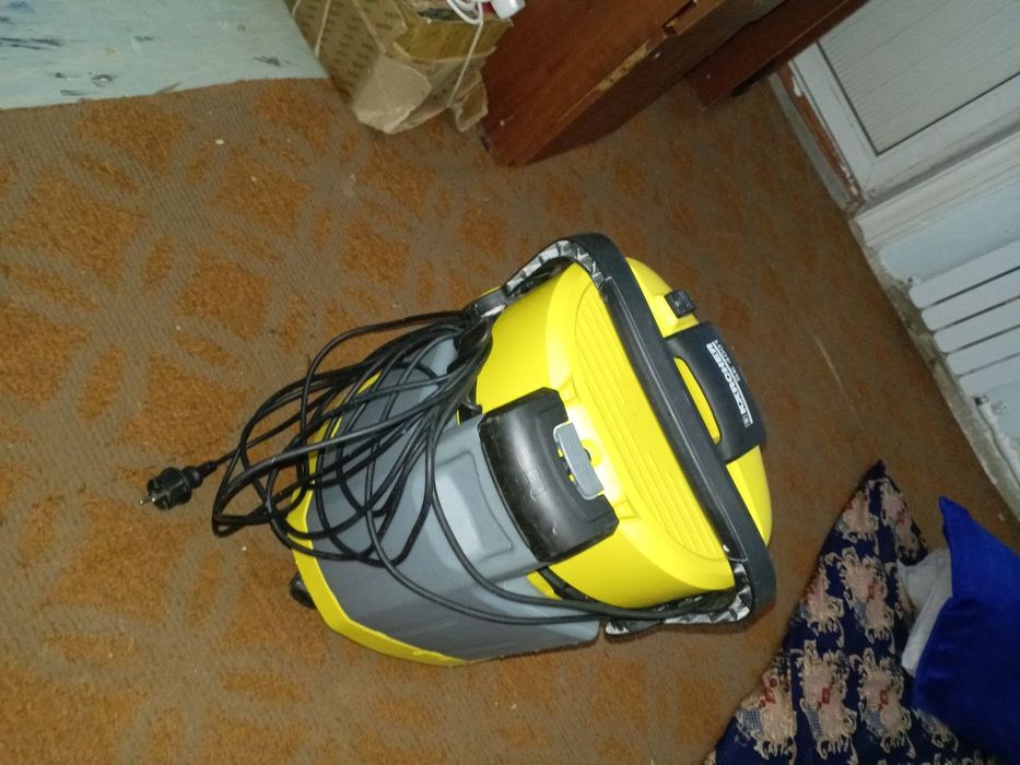 Моющий пылесос сотилади срочно ишлаши зор