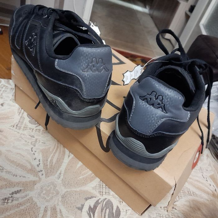 Маратонки Umbro естествена кожа  цена 70 лв. мъжки 43номер