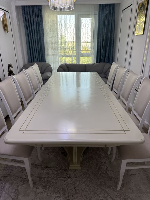 Гостевой стол и стулья