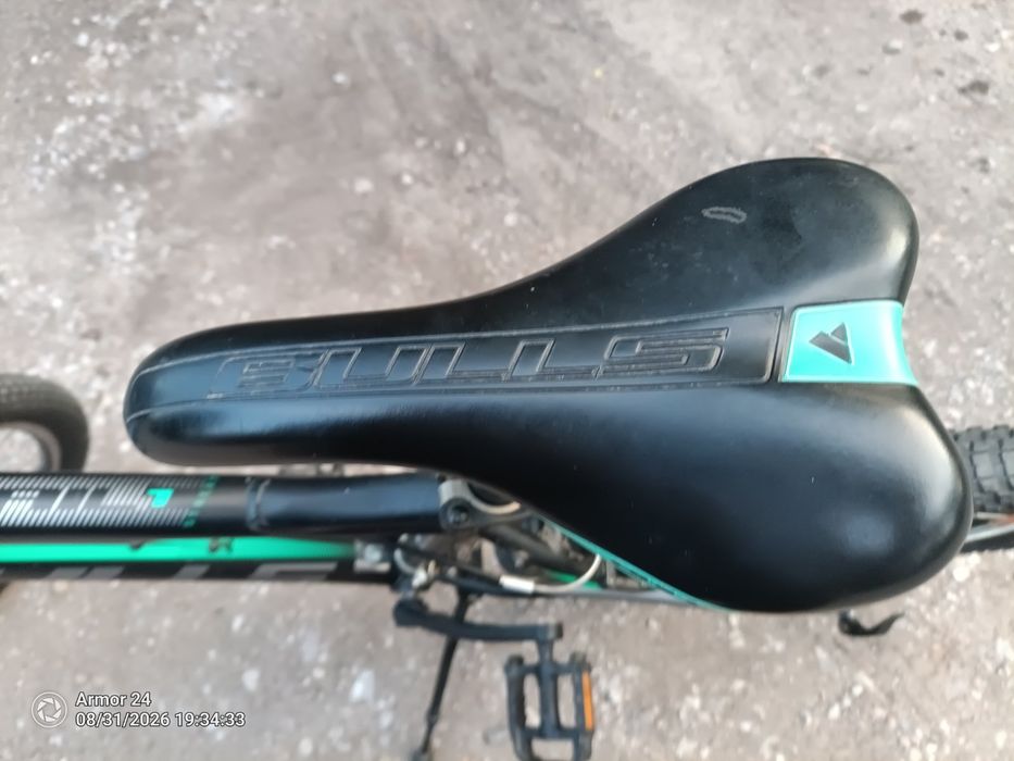 Палцова косачка Honda  - 600 €  ;   акумулатор - 50 € ; колело -200€ .