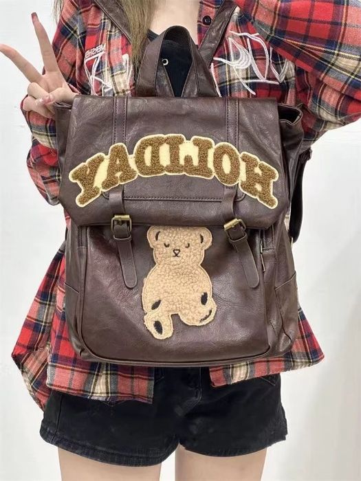 Женский кожаный рюкзак сумка портфель новый с нашивкой