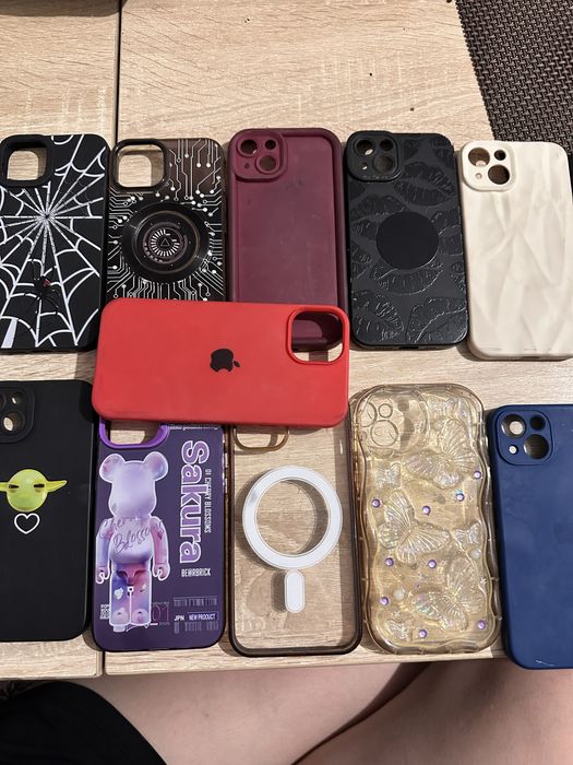 Продам чехлы на айфон 13
