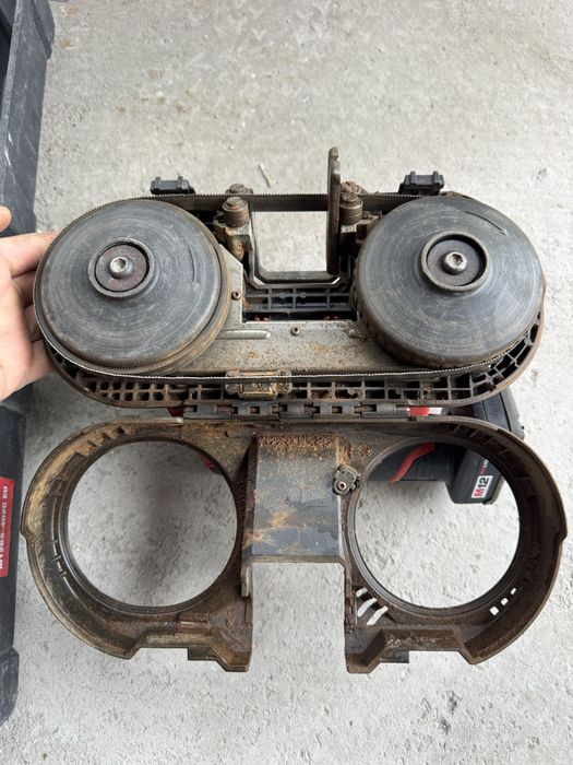 Milwaukee M12 BS-402C лентов трион