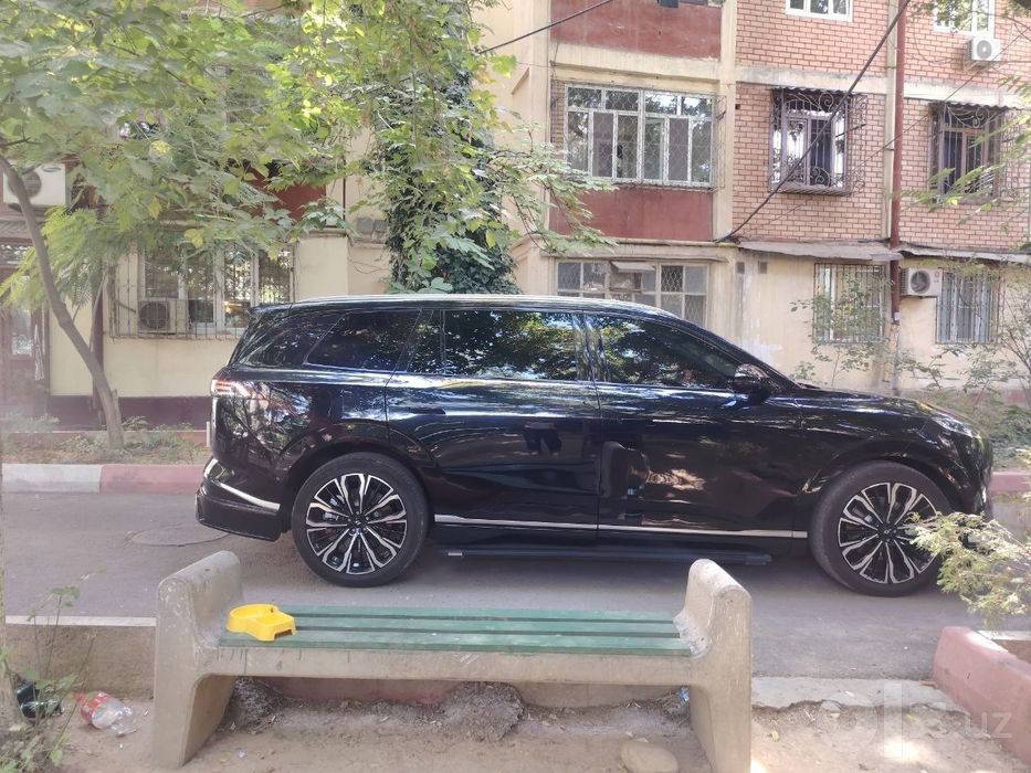 Такси водитель с личным авто LEAPMOTOR  C 16 И Li 9, DONG FENG 008 Чар