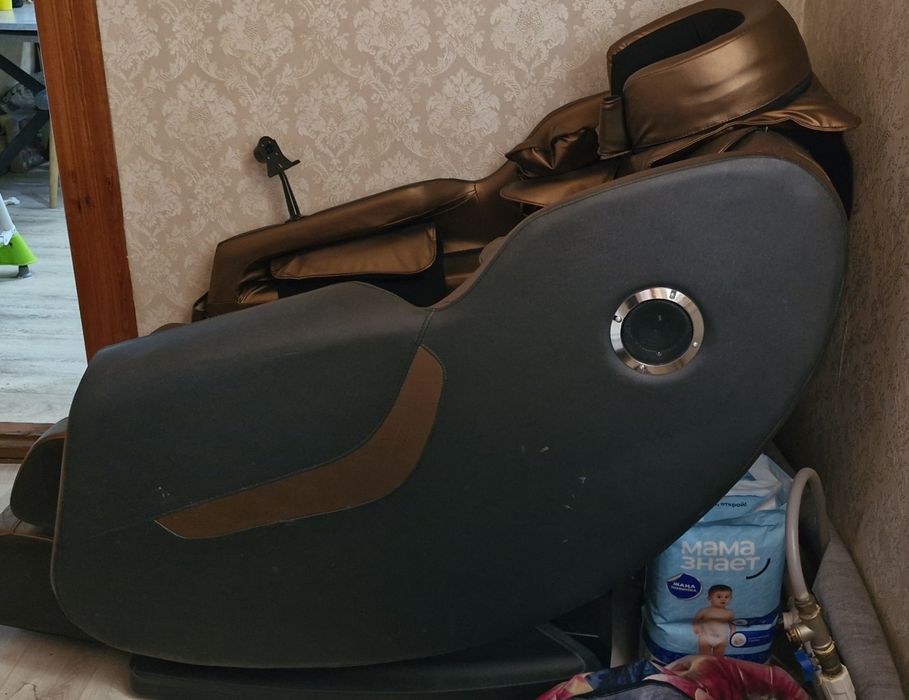 Продам массажное кресло б/у