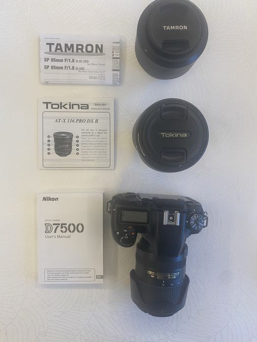 Продавам фотоспарат Nikon с 3 обектива