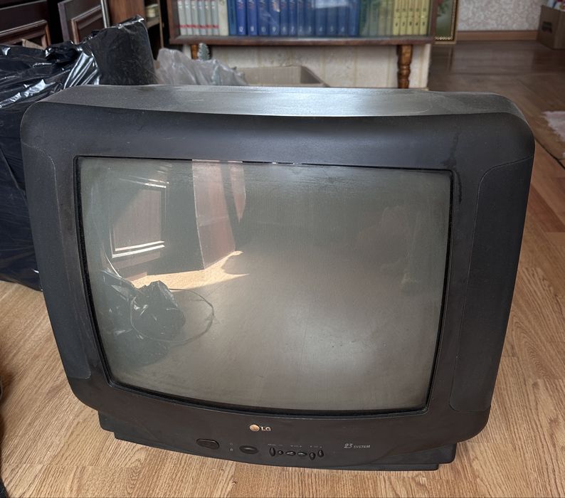 Продам старые телевизоры