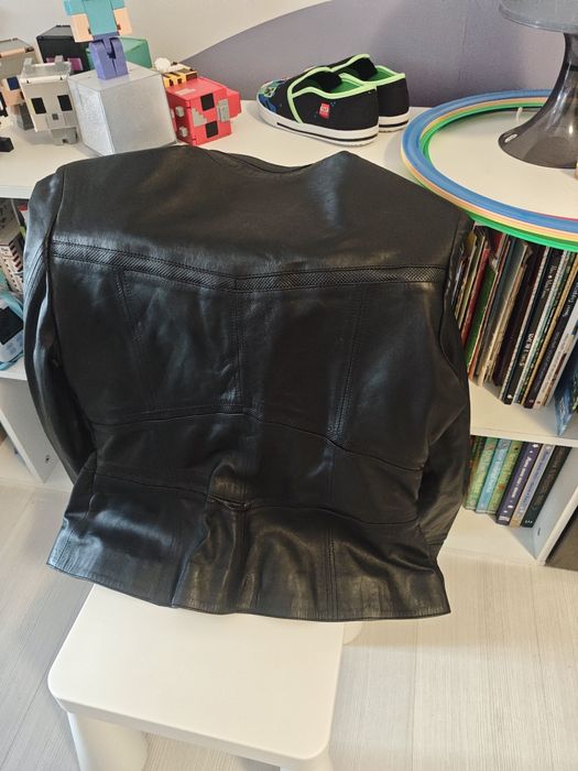 Дамско кожено яке