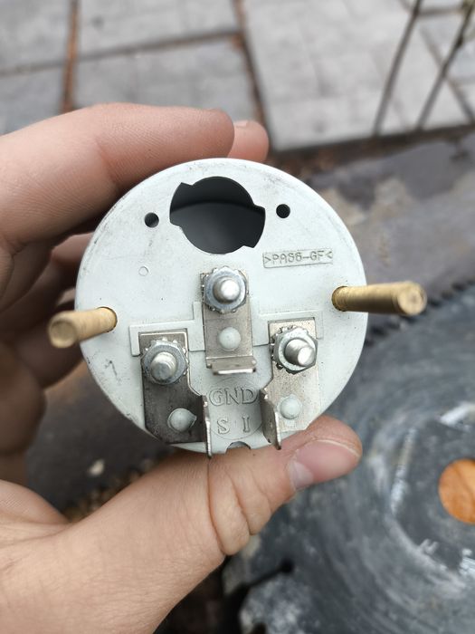 Продам датчик давления масла фантом 5727