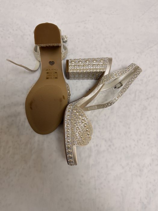 Vand sandale mireasa Aldo