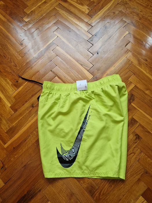 Страхотни мъжки къси шорти NIKE размер М , нови