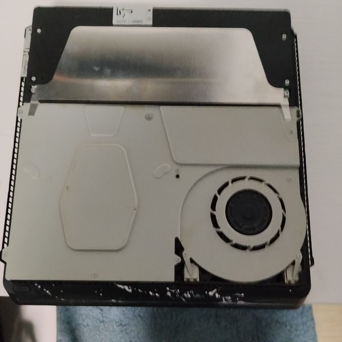Ps 4 slim de vânzare! Îl vând urgent!!!