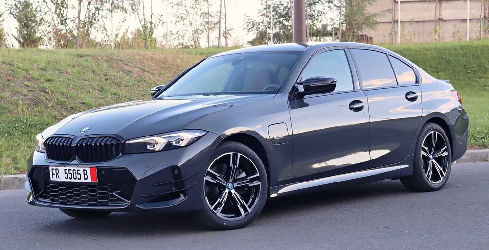 BMW Seria 3 2023 — imagine 2
