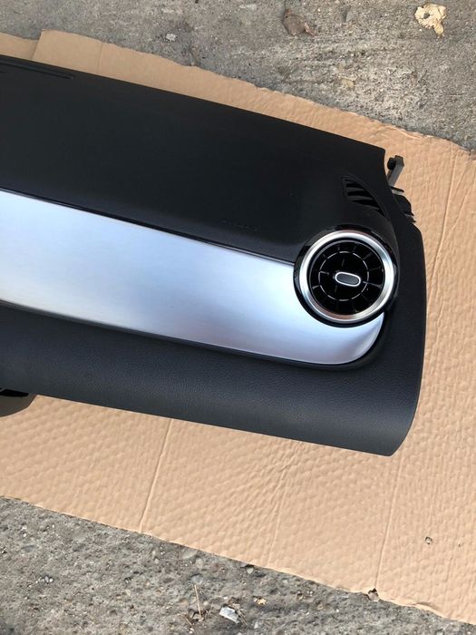 Plansa bord mercedes b-class 2019-2026