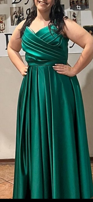 Зелена Рокля , носена един път ! Без никаква забележка .