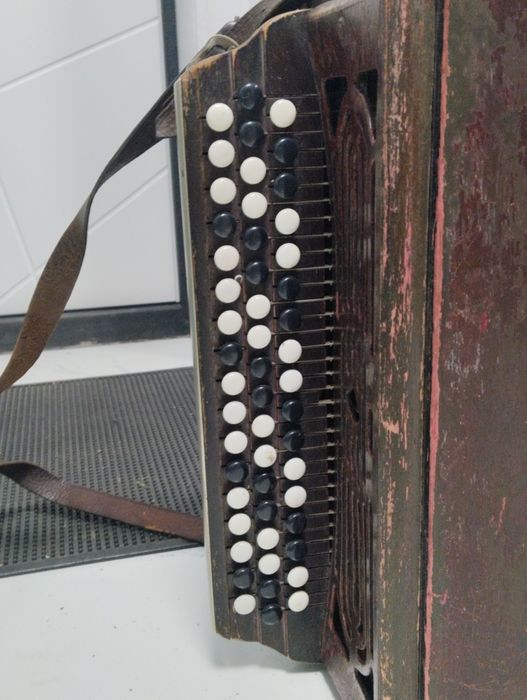 Продам баян. В хорошем состоянии