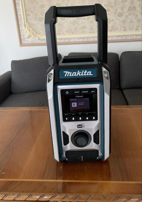 radio makita DMR115
