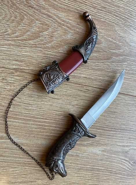 Cutit decorativ vintage cu teaca, model medieval, obiect colectie