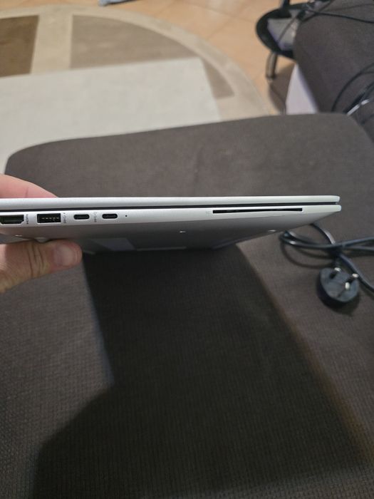 HP elitebook 835 G9 13 inch