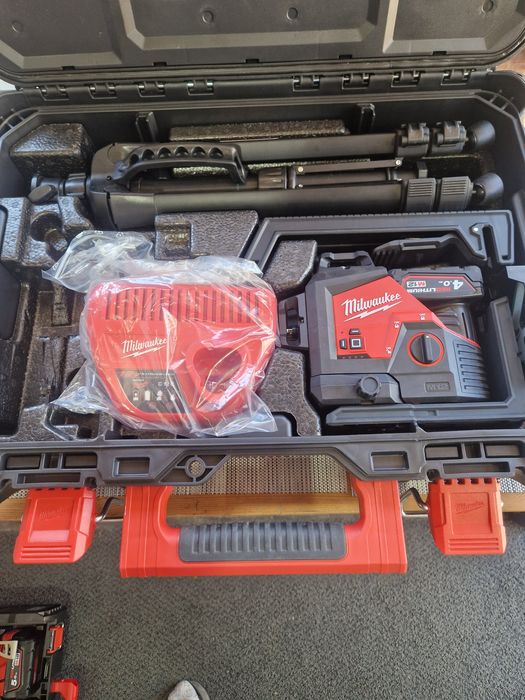 Laser Milwaukee M12 3PL nou