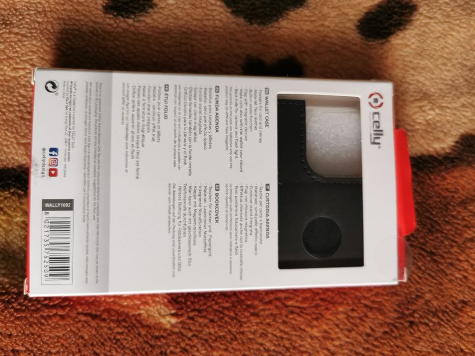 Vând folie +husa originale pentru iPhone 11 Pro Max