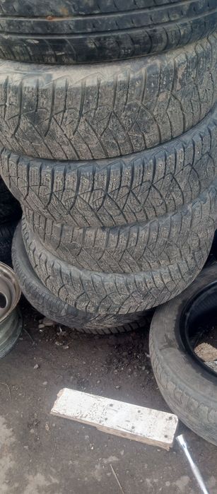 Шина прадаёться  очень хапошим состаяни