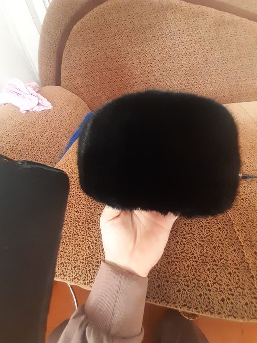 Продам ушанку подчти новая срочно)