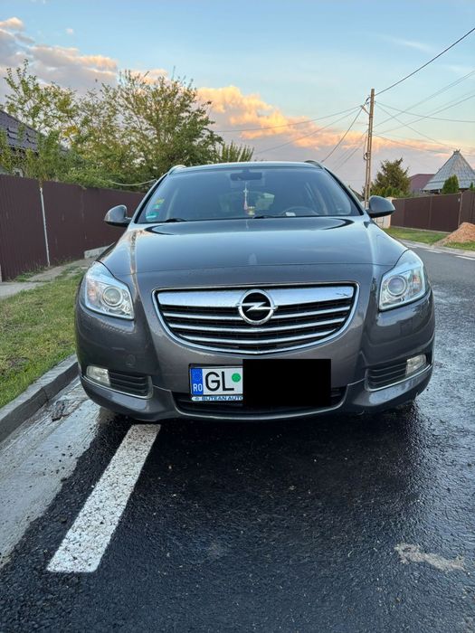 Vând Opel insignia OPC LINE SPORT TOURIER  4 x 4 turbo benzina 220 cp