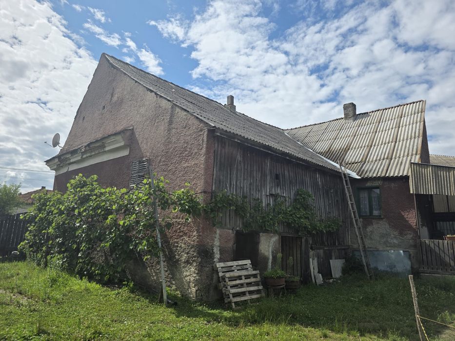 Casa localitatea Monariu