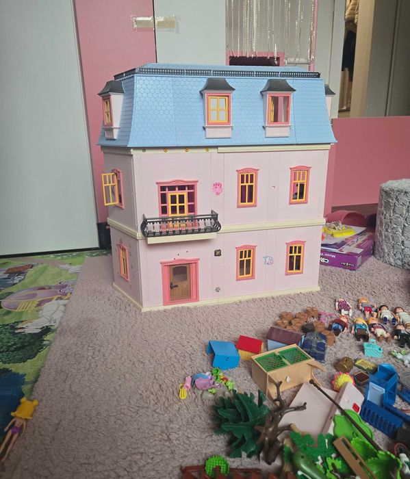 Къща Playmobil 5303 + много допълнителни артикула
