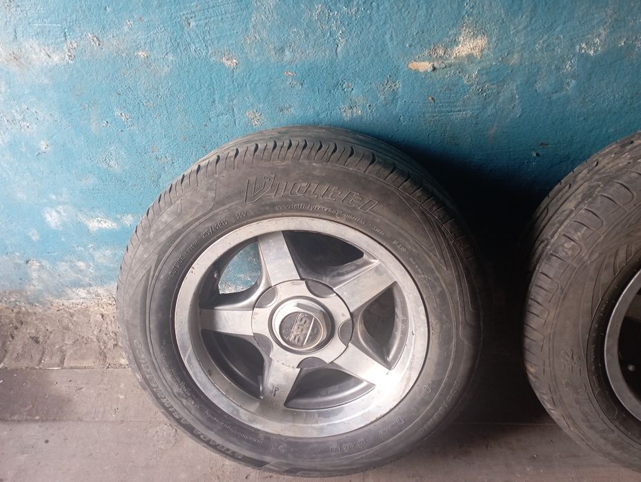 Продам диски вместе с шинами