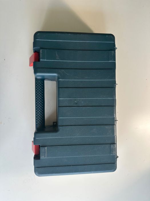 Електрически перфоратор Bosch GBH 2-28 DFV Professional, който е част от професионалната синя серия инструменти на марката.