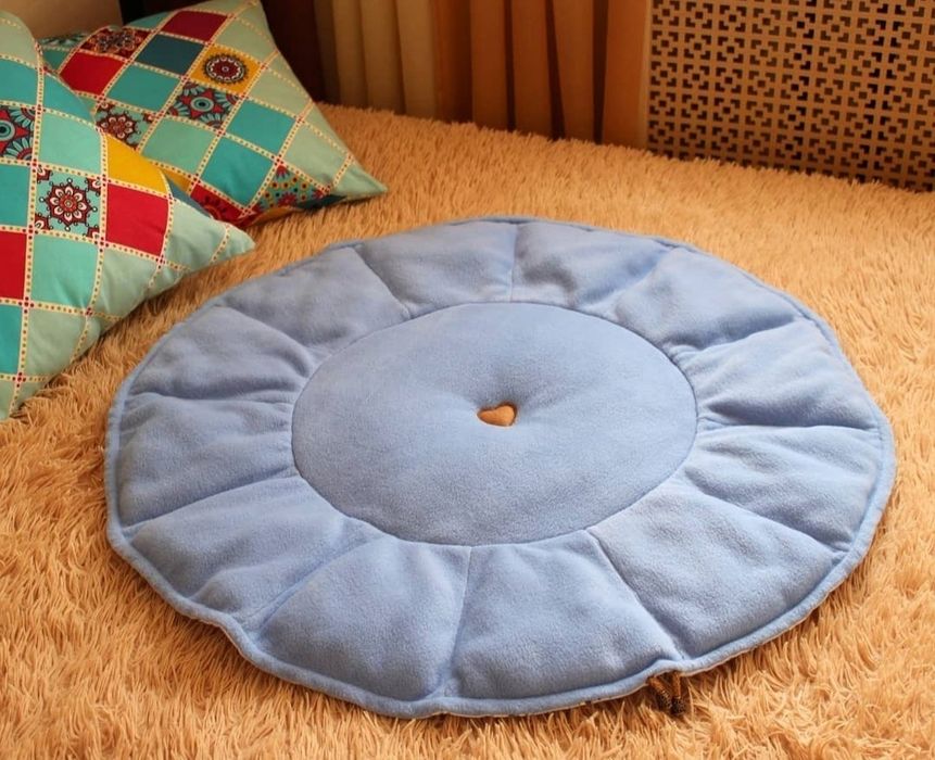 Лежанка для кошек и маленьких собак