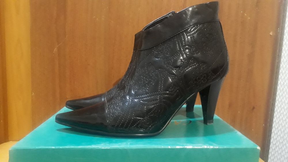 Әдемі кыздарға арналған туфли. 35 размер