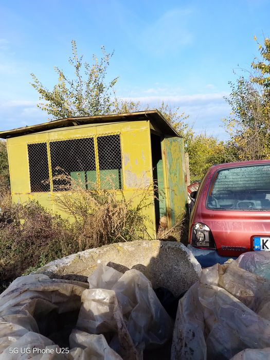 Продава бутка за реставрация