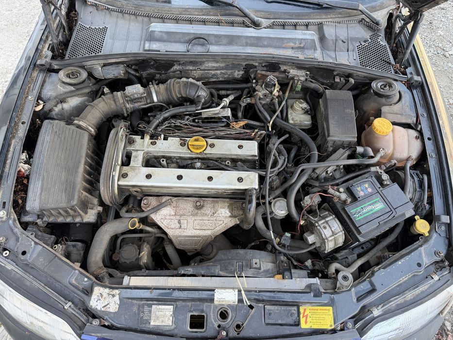 Opel Vectra B 2.0i Опел Вектра Б 2.0и  на части!