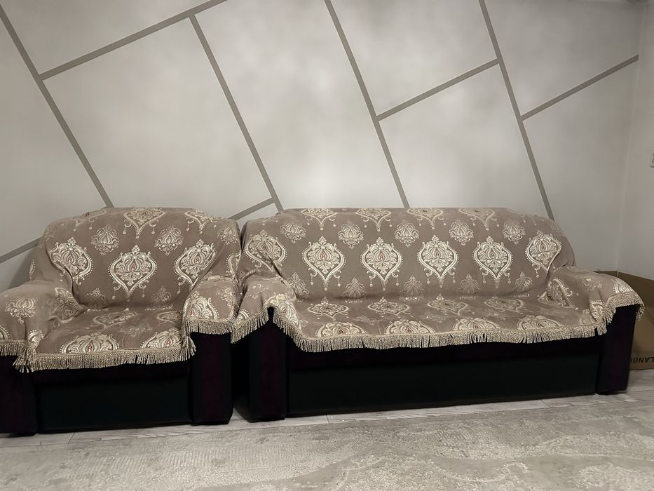 Продам диван с креслой