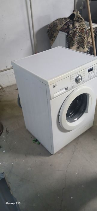 Продам стиральную машину . Стиралка