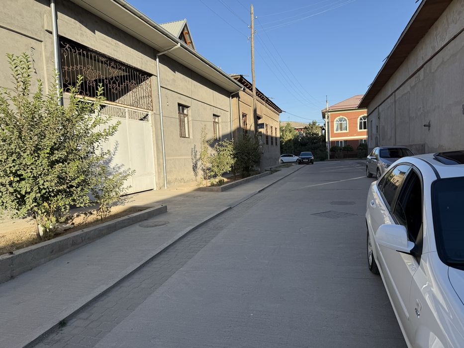 Участка сотилади 8 сотих Янгийул шахар Новда.