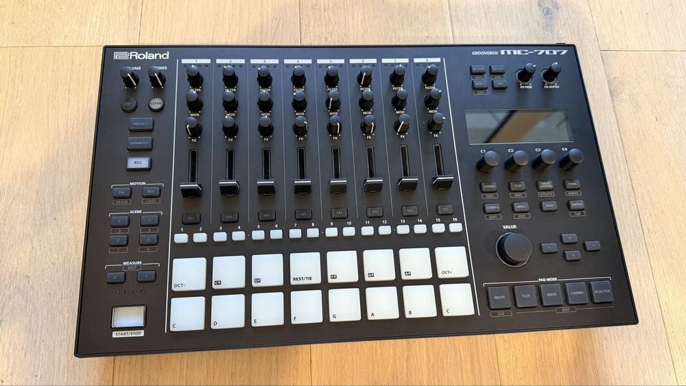 Roland Groovebox MC-707