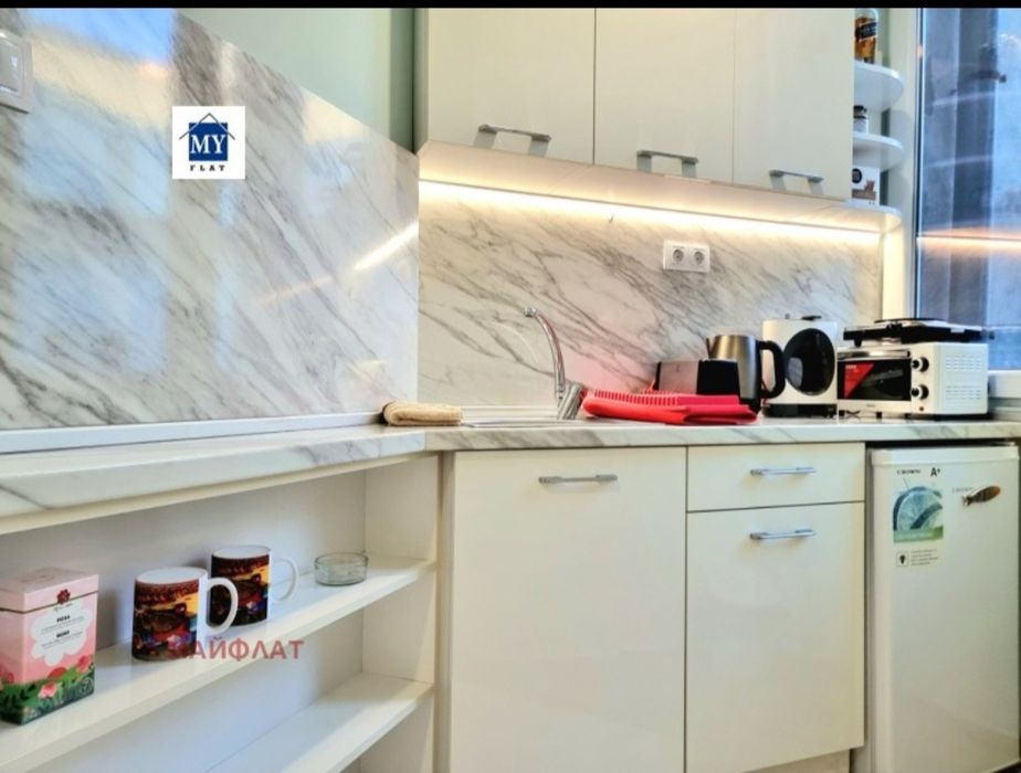 Дава се под наем Двустаен апартамент в Бургас, Център - 58 кв.м за 578.34 € - Снимка #6