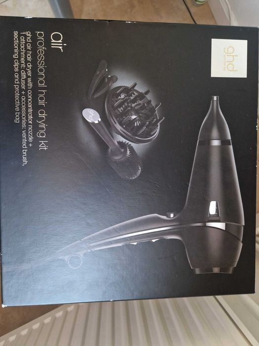 Uscator de par cu accesorii GHD