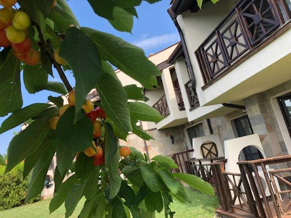 69990 EUR  2-стаен апартамент 72 кв.м.  Империал Хайтс, 1,5 км до плажа