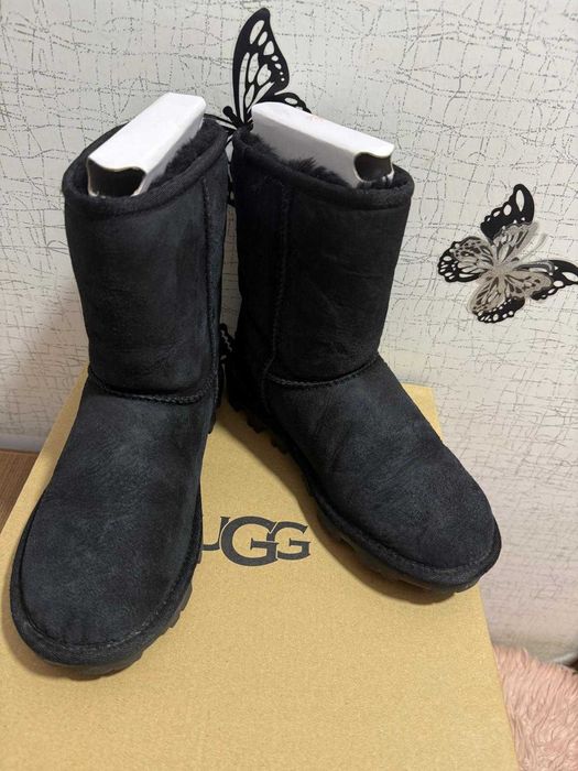 UGG Marimea 36 fete negre lungi, originale